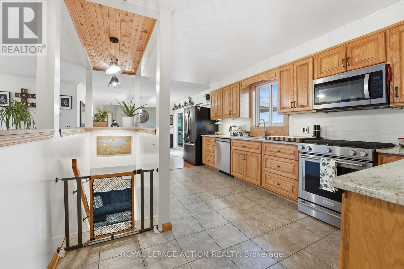 33 Dufferin Street, Brant, Ontario  N0E 1A0 - Photo 12 - X12579584