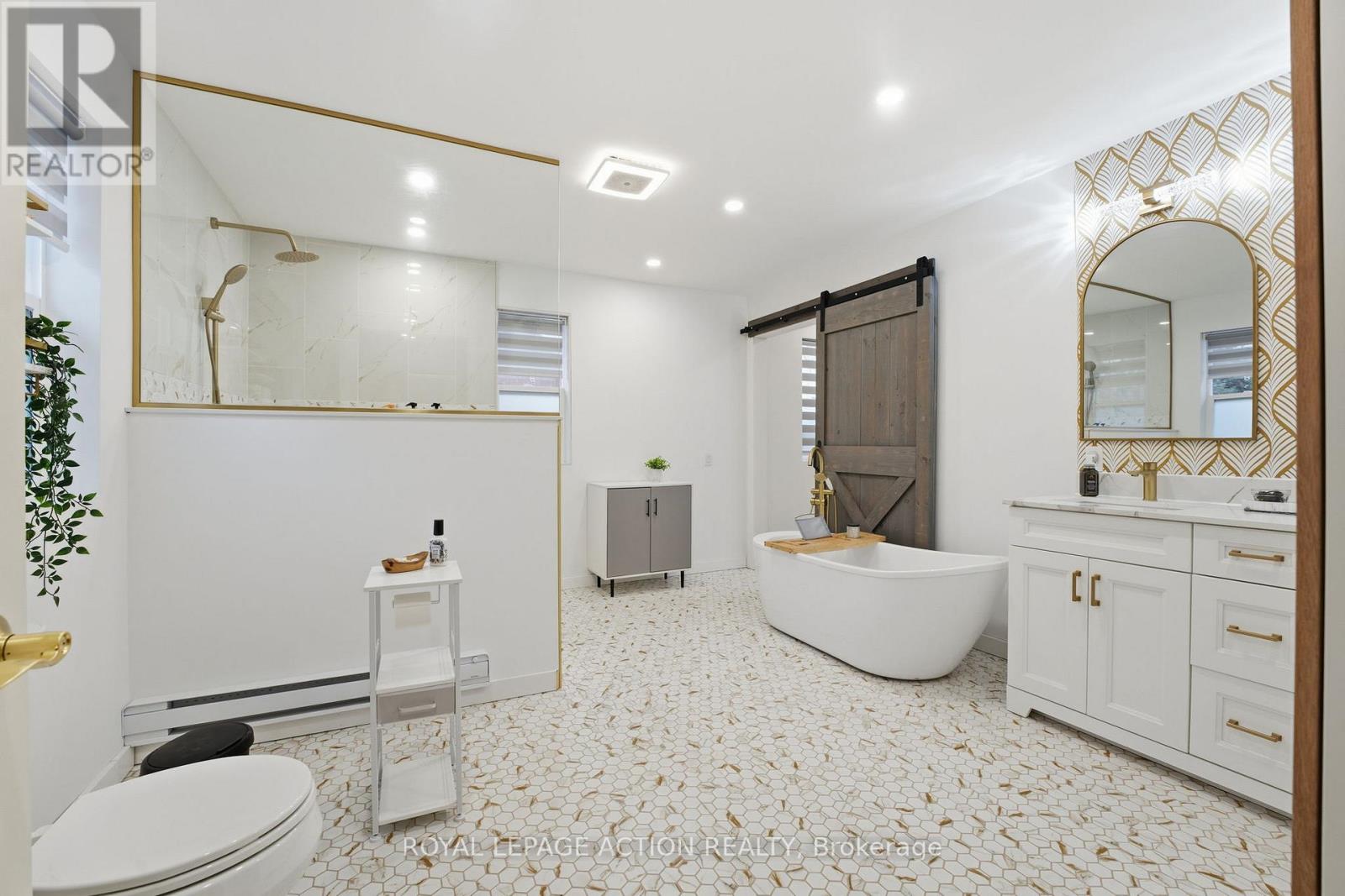 33 Dufferin Street, Brant, Ontario  N0E 1A0 - Photo 20 - X12579584