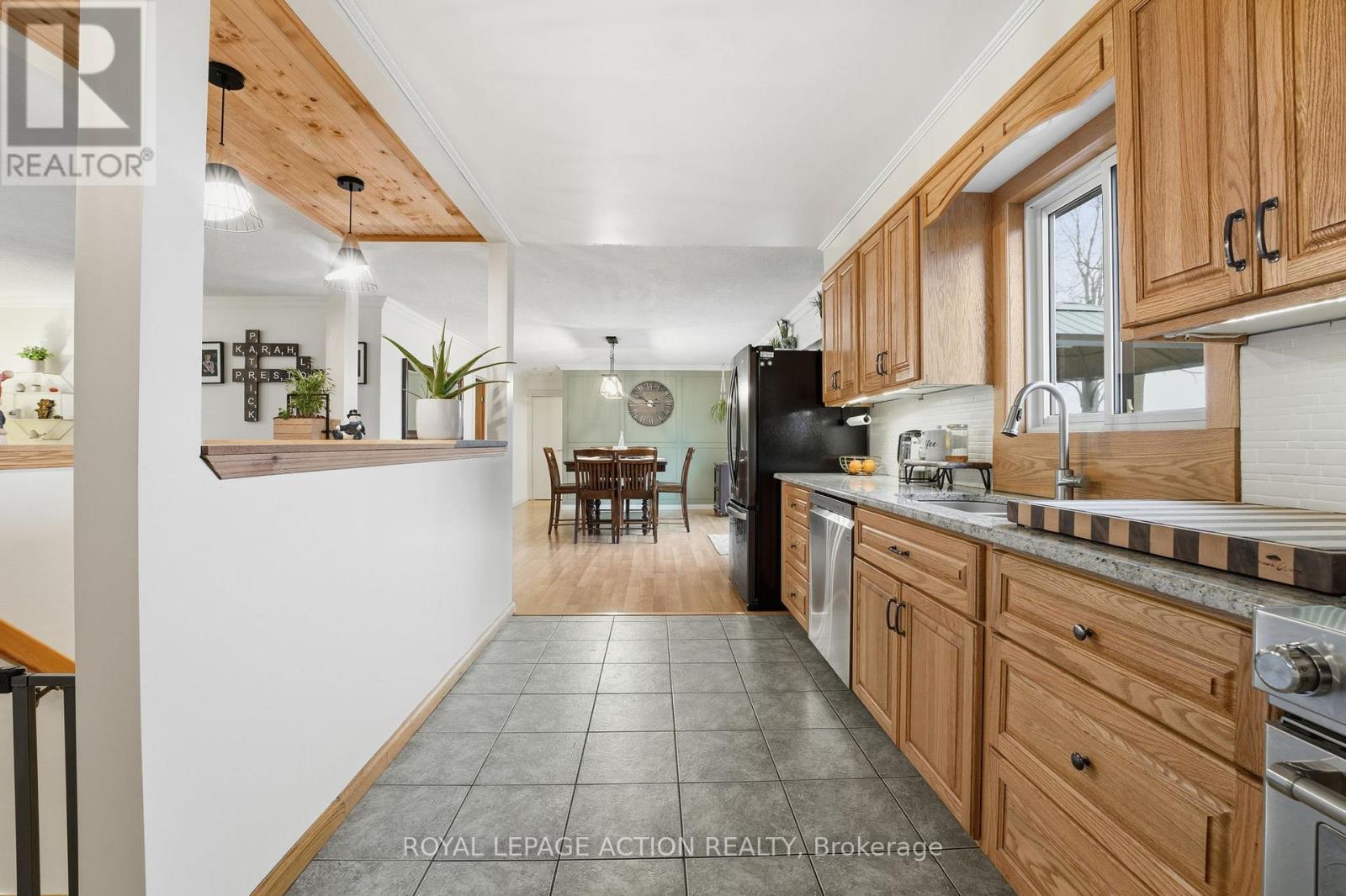 33 Dufferin Street, Brant, Ontario  N0E 1A0 - Photo 13 - X12579584