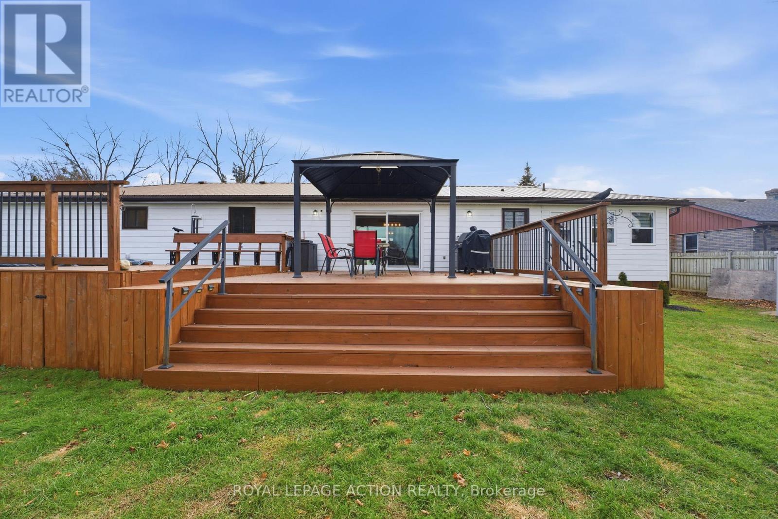 33 Dufferin Street, Brant, Ontario  N0E 1A0 - Photo 42 - X12579584