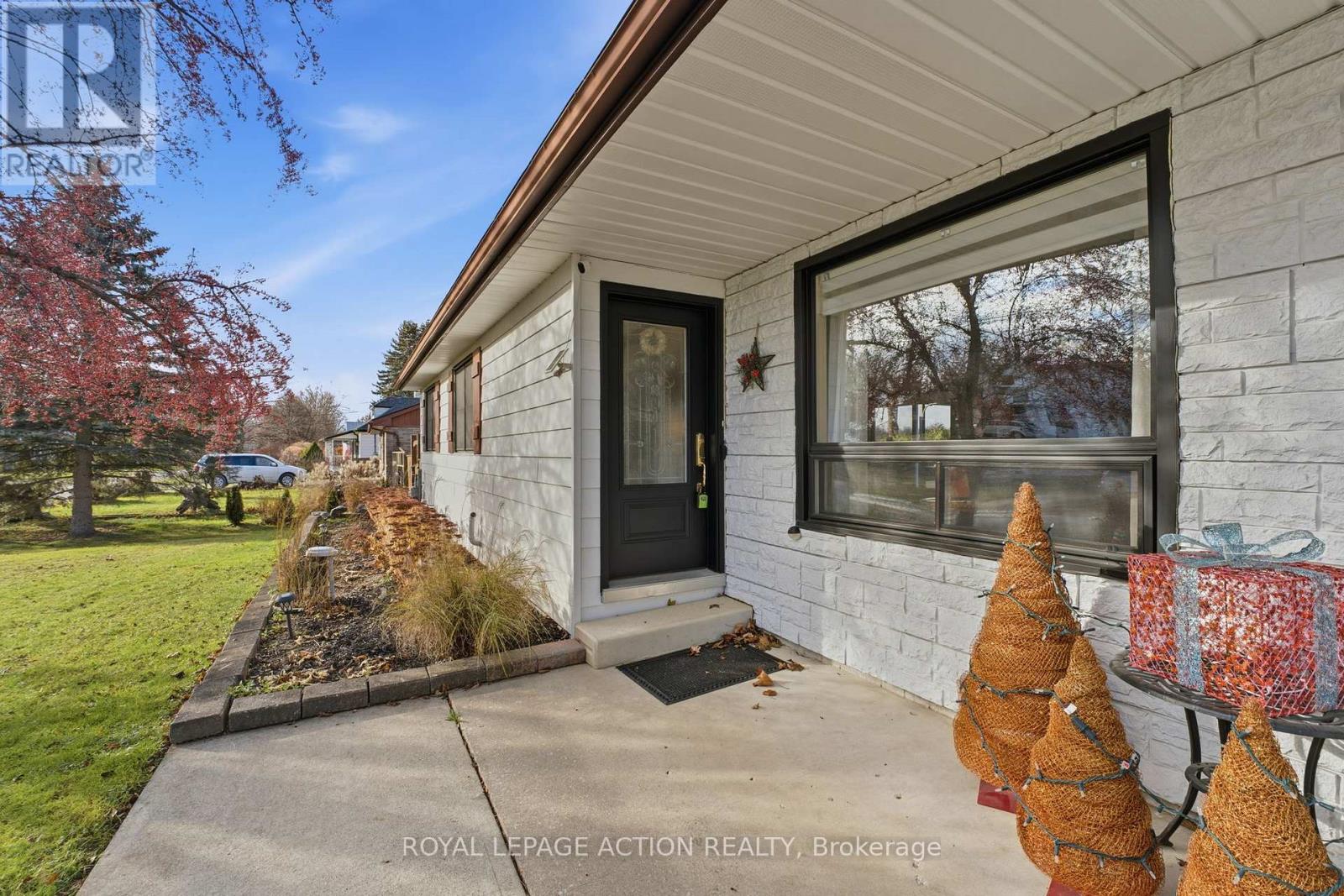 33 Dufferin Street, Brant, Ontario  N0E 1A0 - Photo 5 - X12579584