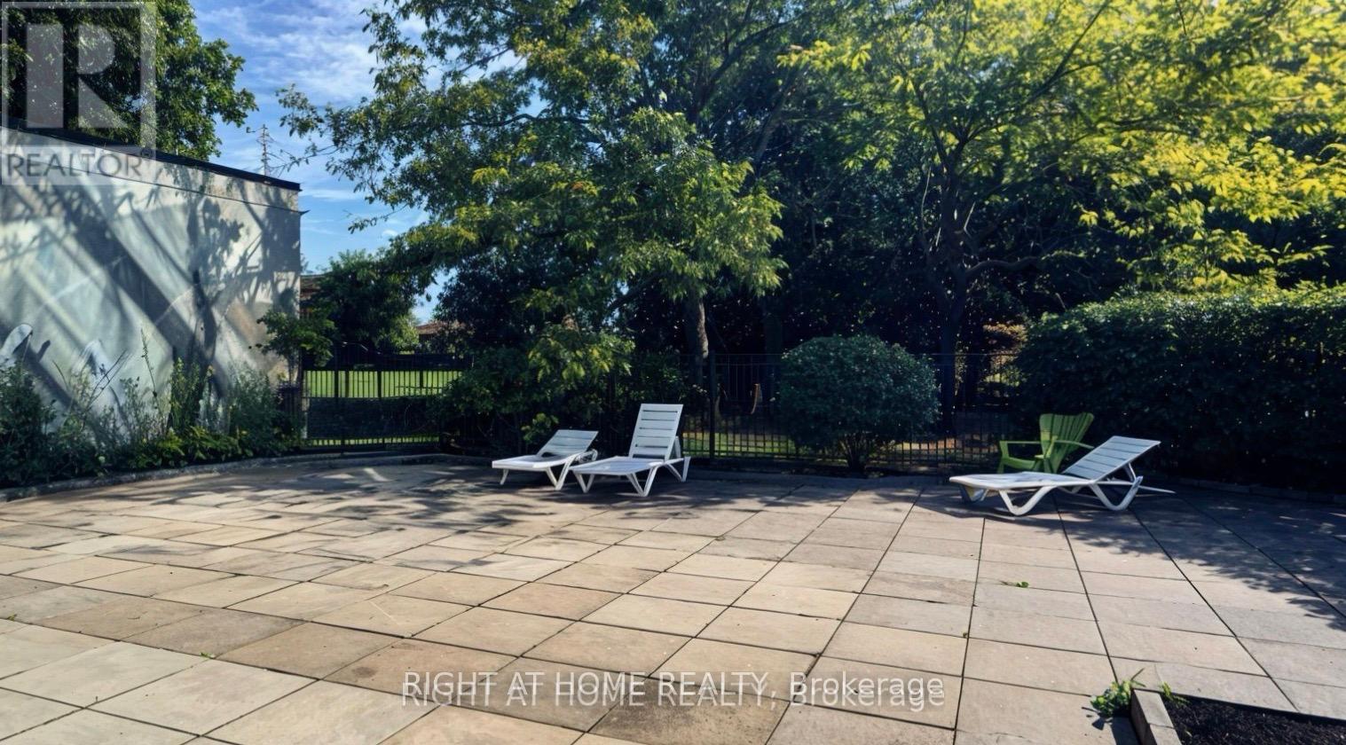 201 - 350 Webb Drive, Mississauga, Ontario  L5B 3W4 - Photo 14 - W12596142