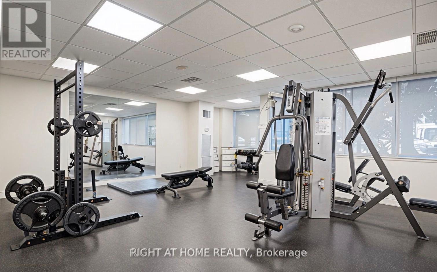 201 - 350 Webb Drive, Mississauga, Ontario  L5B 3W4 - Photo 16 - W12596142