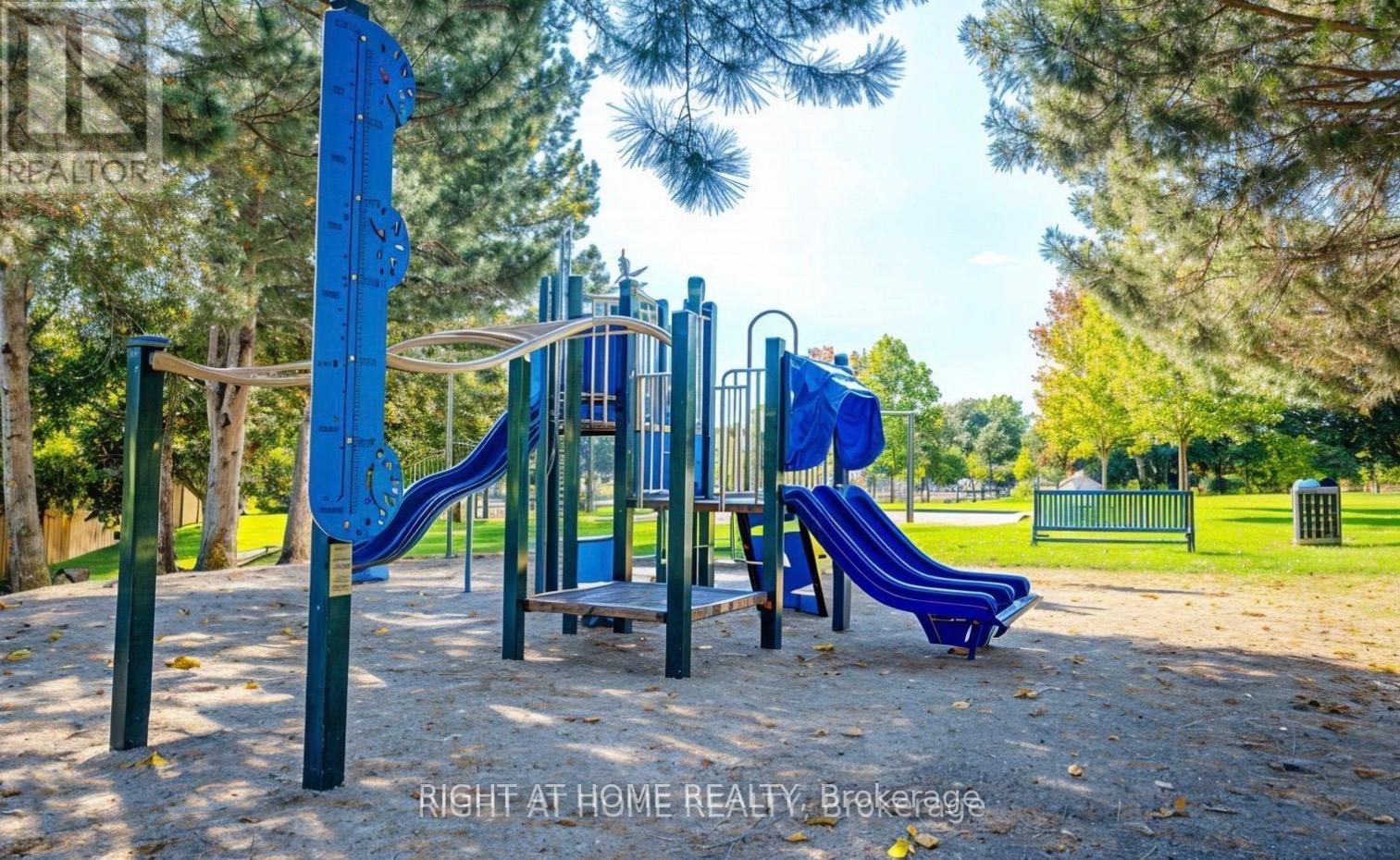 201 - 350 Webb Drive, Mississauga, Ontario  L5B 3W4 - Photo 18 - W12596142