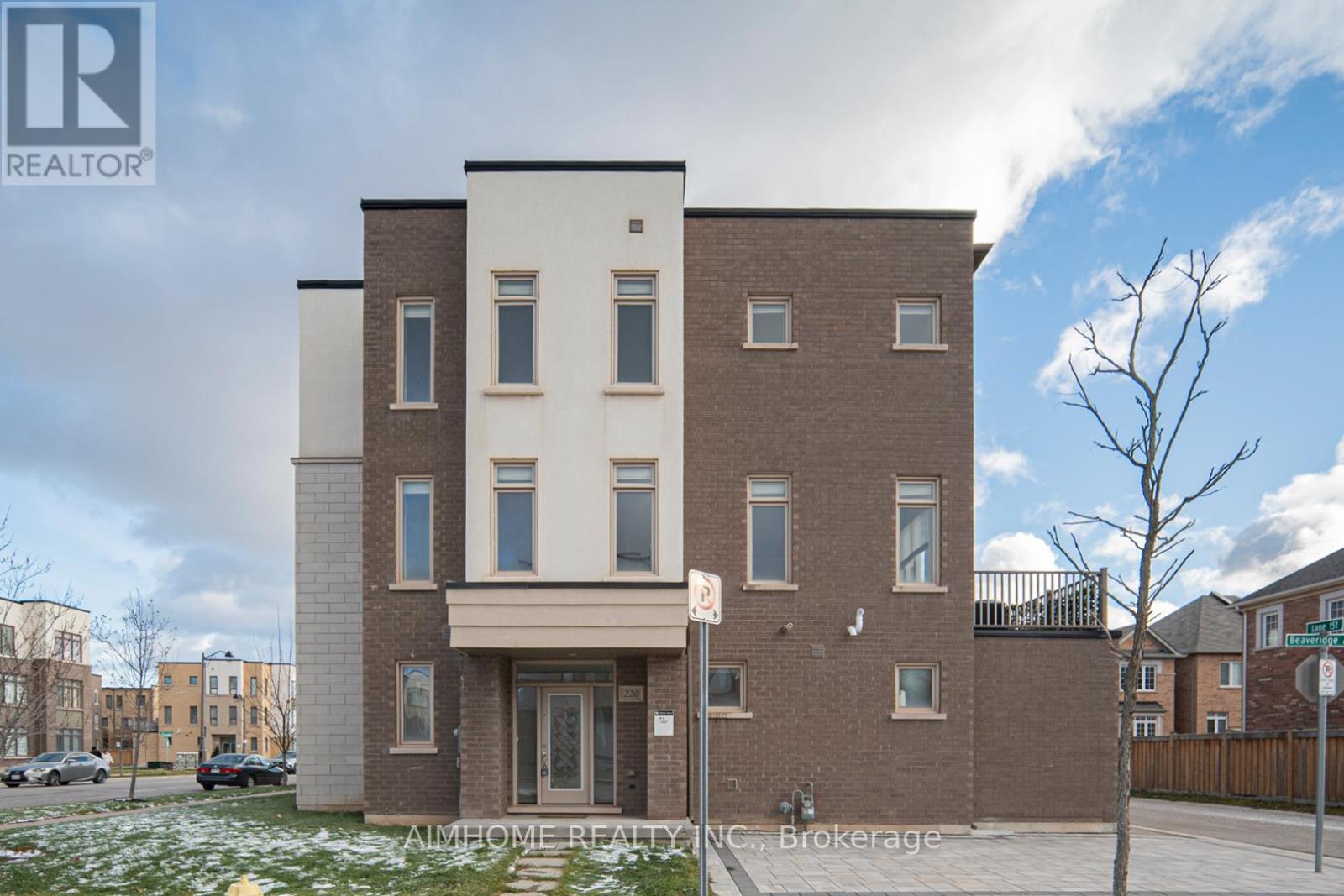 220 Beaveridge Avenue, Oakville, Ontario  L6H 7C3 - Photo 1 - W12596152