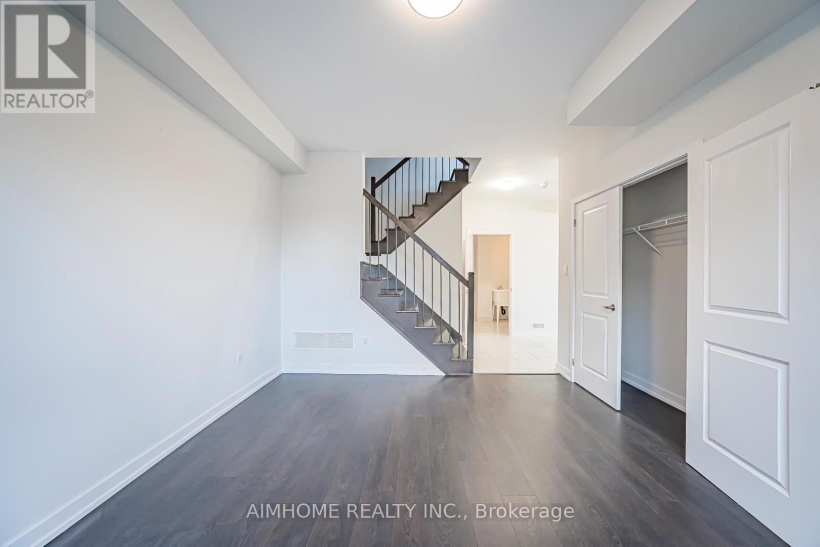 220 Beaveridge Avenue, Oakville, Ontario  L6H 7C3 - Photo 23 - W12596152