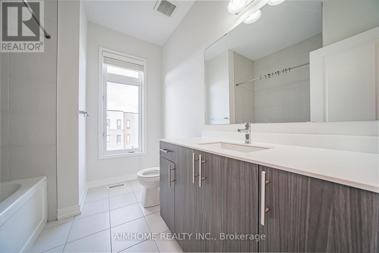 220 Beaveridge Avenue, Oakville, Ontario  L6H 7C3 - Photo 49 - W12596152