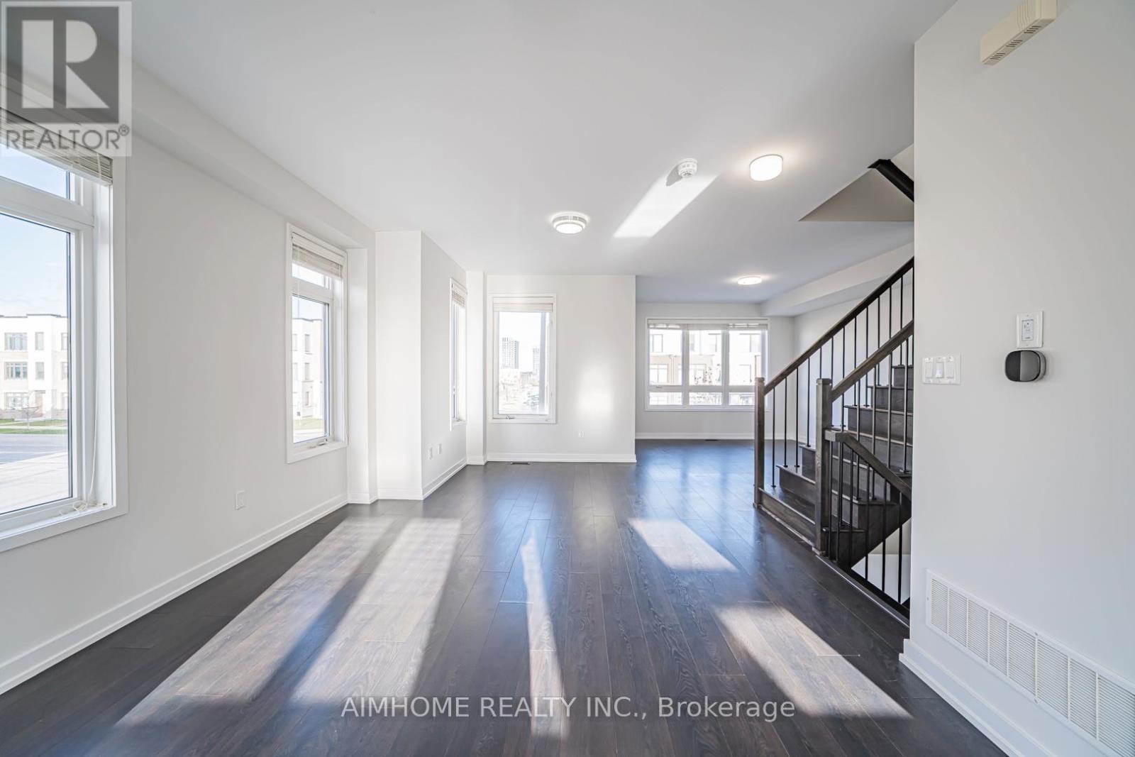 220 Beaveridge Avenue, Oakville, Ontario  L6H 7C3 - Photo 5 - W12596152