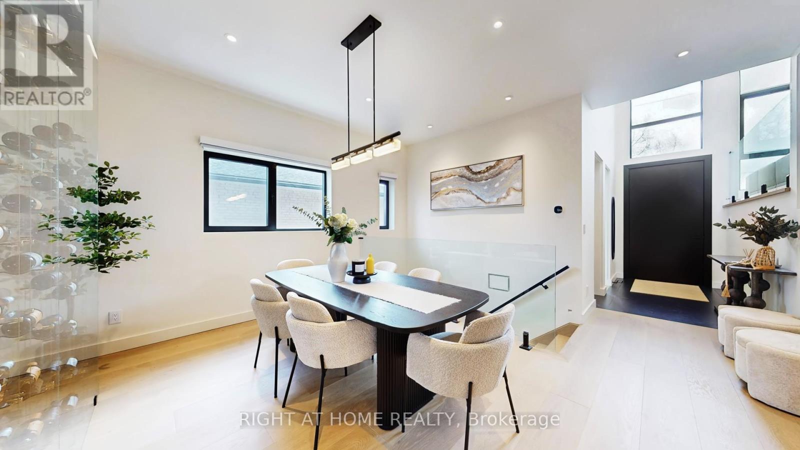 1609 Ogden Avenue, Mississauga, Ontario  L5E 2J2 - Photo 10 - W12596164