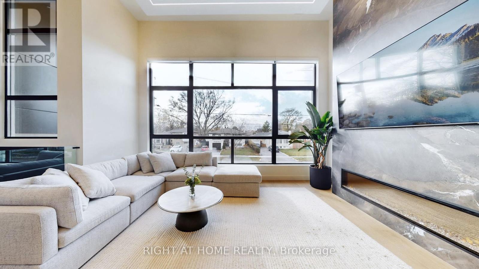 1609 Ogden Avenue, Mississauga, Ontario  L5E 2J2 - Photo 13 - W12596164