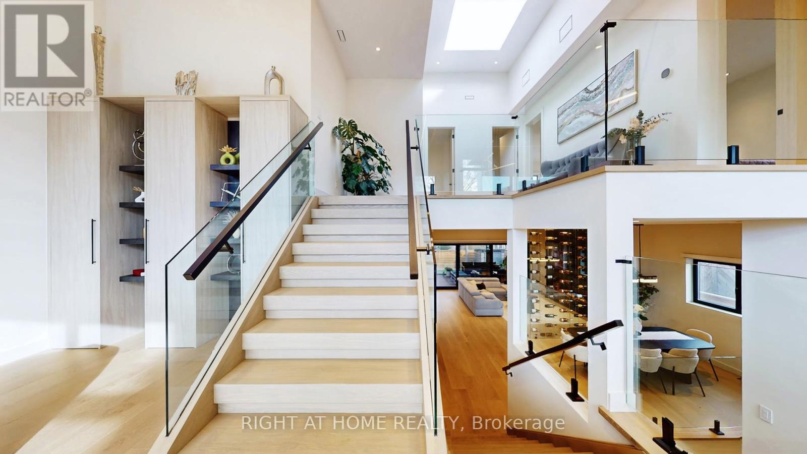 1609 Ogden Avenue, Mississauga, Ontario  L5E 2J2 - Photo 14 - W12596164