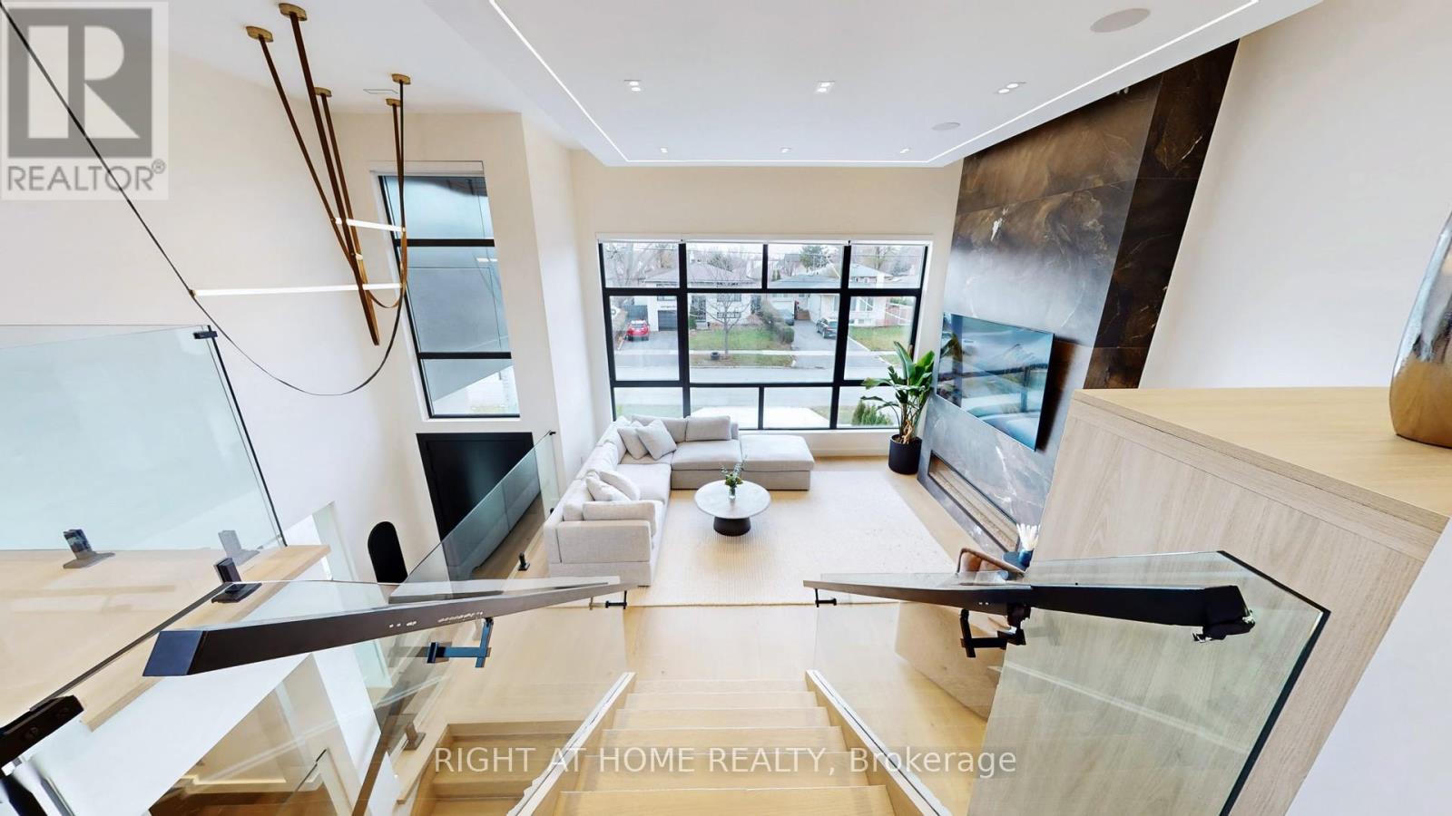 1609 Ogden Avenue, Mississauga, Ontario  L5E 2J2 - Photo 15 - W12596164