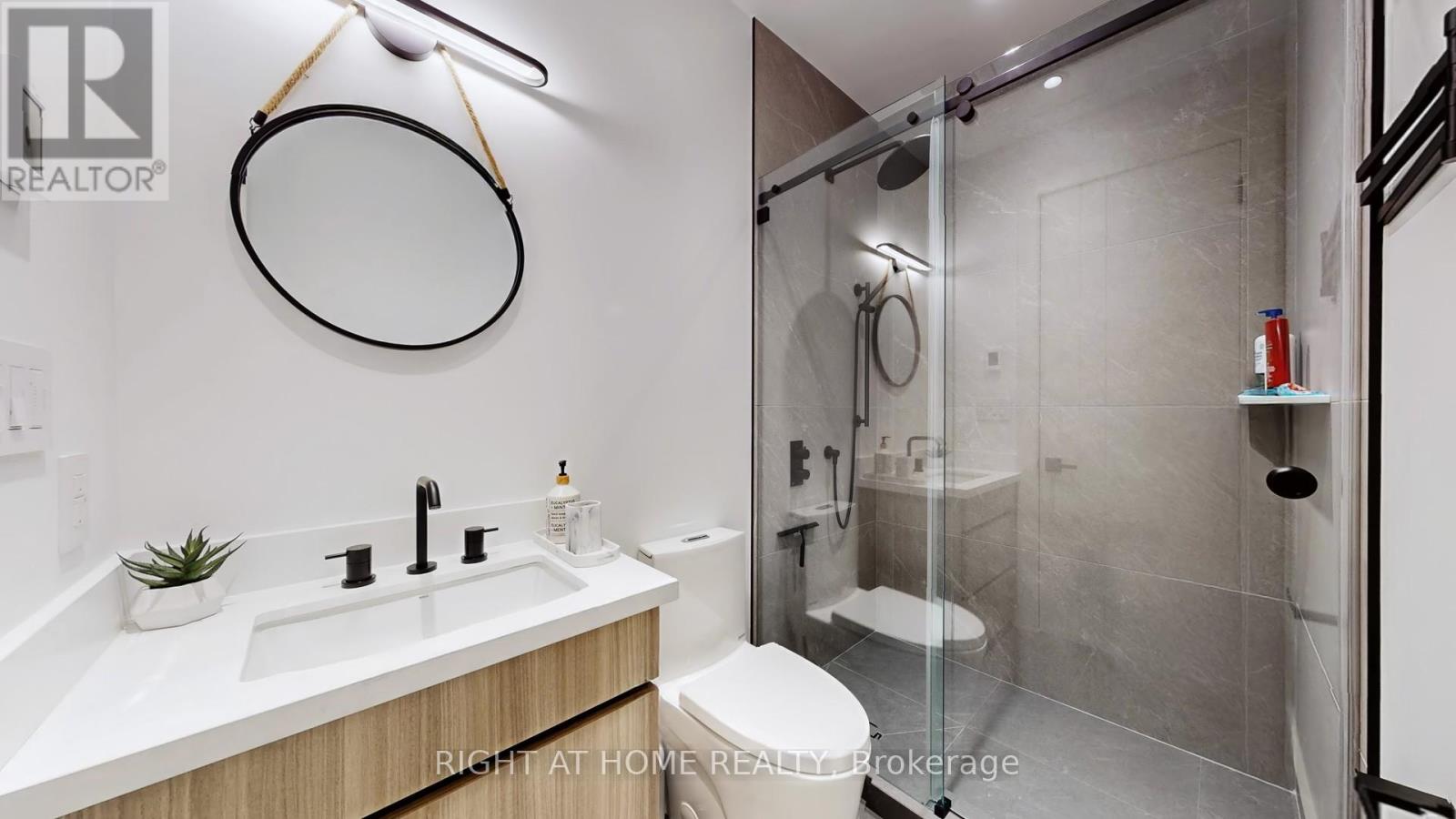 1609 Ogden Avenue, Mississauga, Ontario  L5E 2J2 - Photo 30 - W12596164