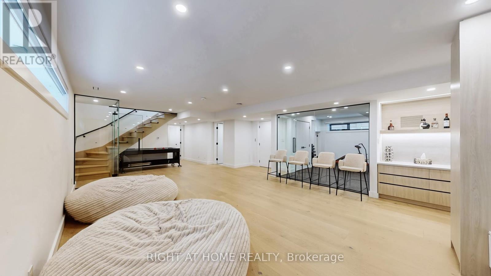 1609 Ogden Avenue, Mississauga, Ontario  L5E 2J2 - Photo 34 - W12596164