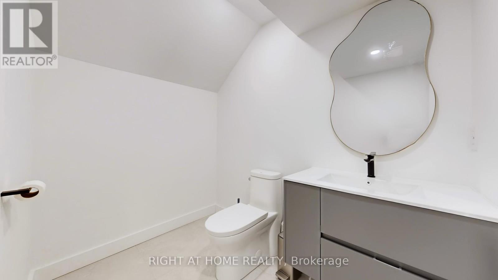 1609 Ogden Avenue, Mississauga, Ontario  L5E 2J2 - Photo 38 - W12596164