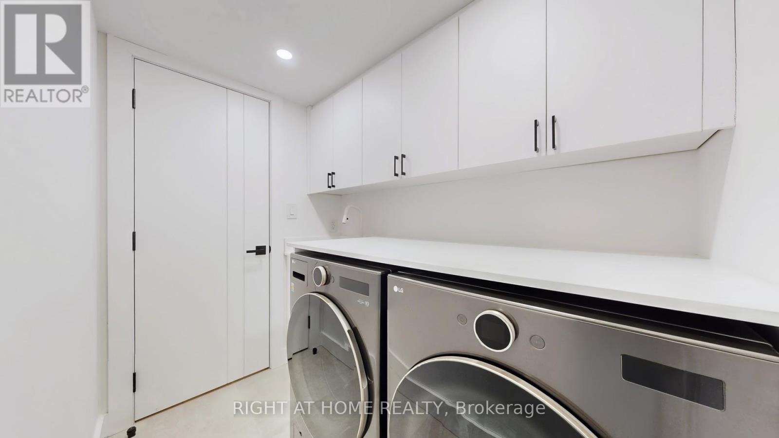 1609 Ogden Avenue, Mississauga, Ontario  L5E 2J2 - Photo 39 - W12596164