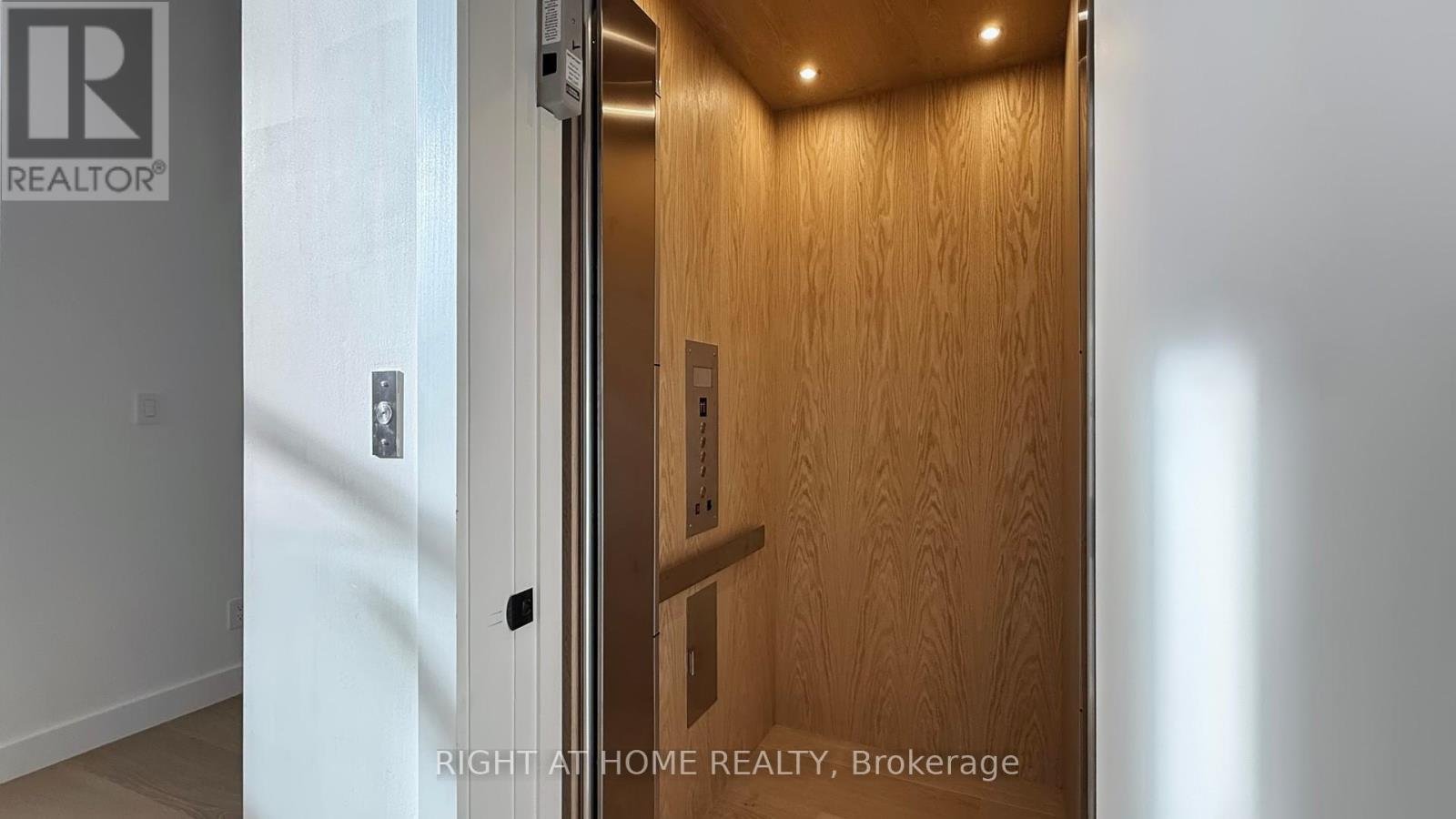 1609 Ogden Avenue, Mississauga, Ontario  L5E 2J2 - Photo 41 - W12596164