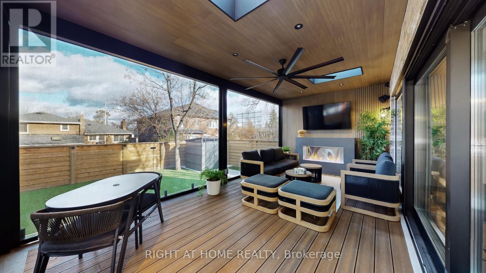 1609 Ogden Avenue, Mississauga, Ontario  L5E 2J2 - Photo 44 - W12596164