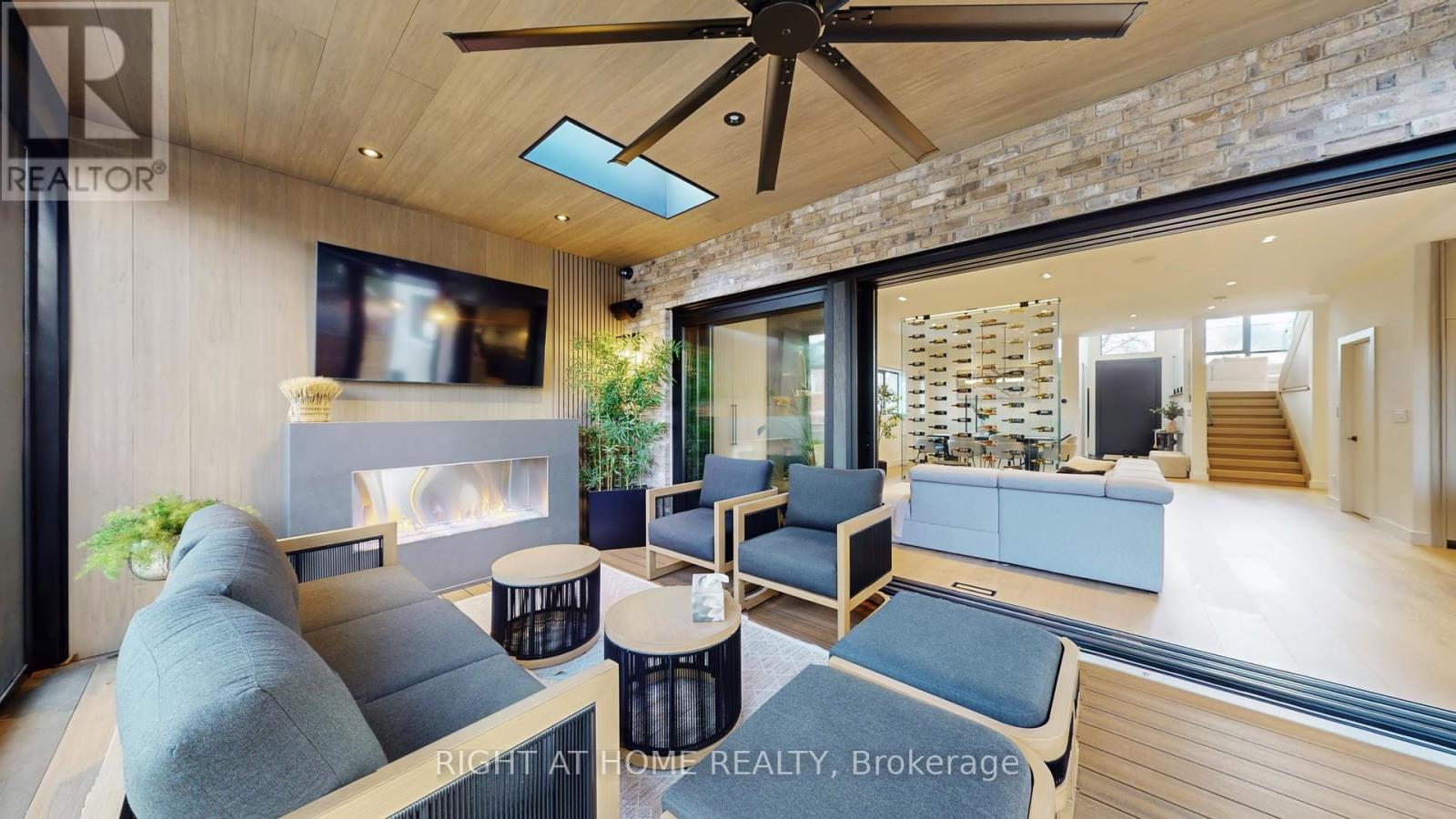 1609 Ogden Avenue, Mississauga, Ontario  L5E 2J2 - Photo 45 - W12596164