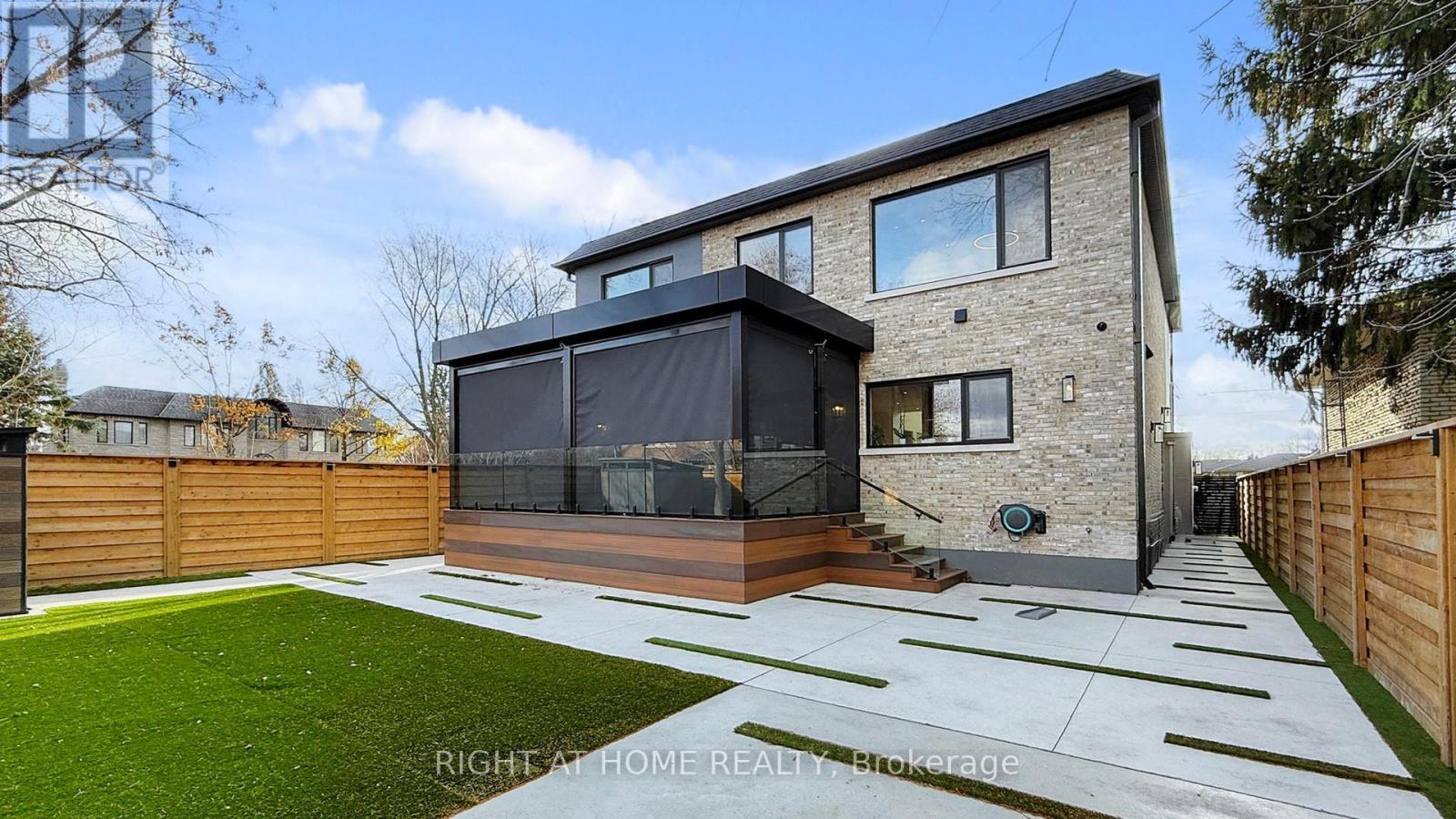 1609 Ogden Avenue, Mississauga, Ontario  L5E 2J2 - Photo 46 - W12596164