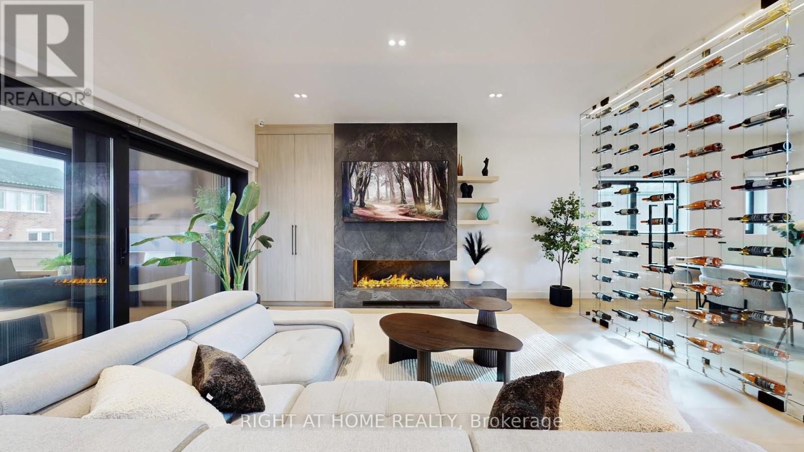 1609 Ogden Avenue, Mississauga, Ontario  L5E 2J2 - Photo 6 - W12596164