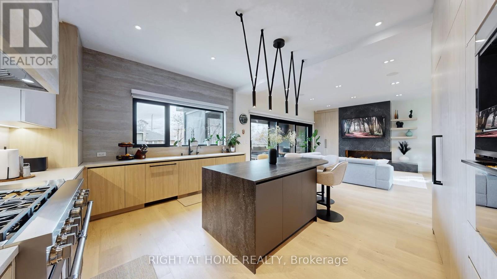 1609 Ogden Avenue, Mississauga, Ontario  L5E 2J2 - Photo 7 - W12596164