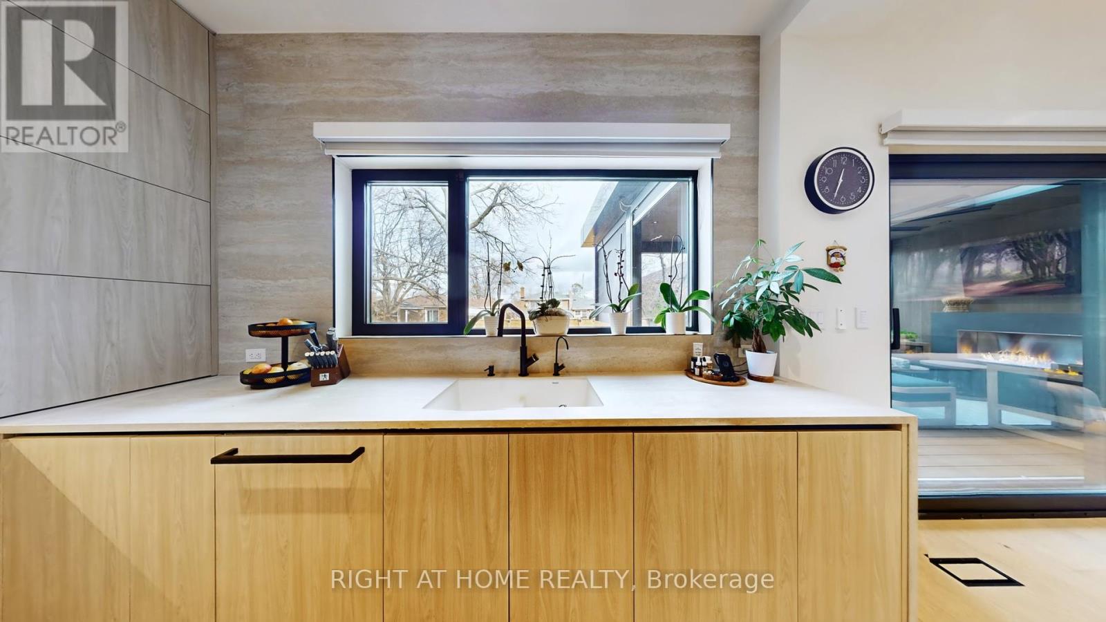 1609 Ogden Avenue, Mississauga, Ontario  L5E 2J2 - Photo 8 - W12596164