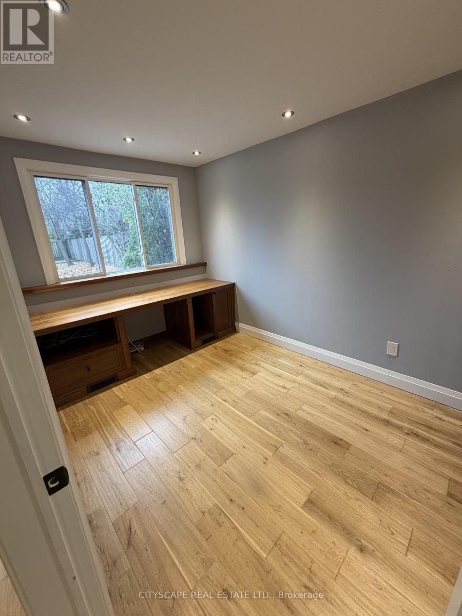 623 Trafford Crescent, Oakville, Ontario  L6L 3T4 - Photo 1 - W12596186