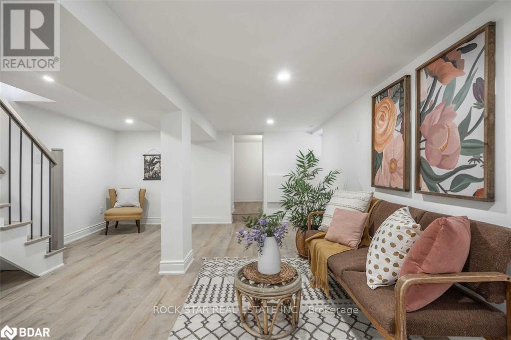 Lower - 1 Edward Street, Hamilton, Ontario  L8L 2V2 - Photo 4 - X12596126