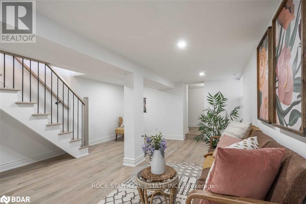 Lower - 1 Edward Street, Hamilton, Ontario  L8L 2V2 - Photo 5 - X12596126