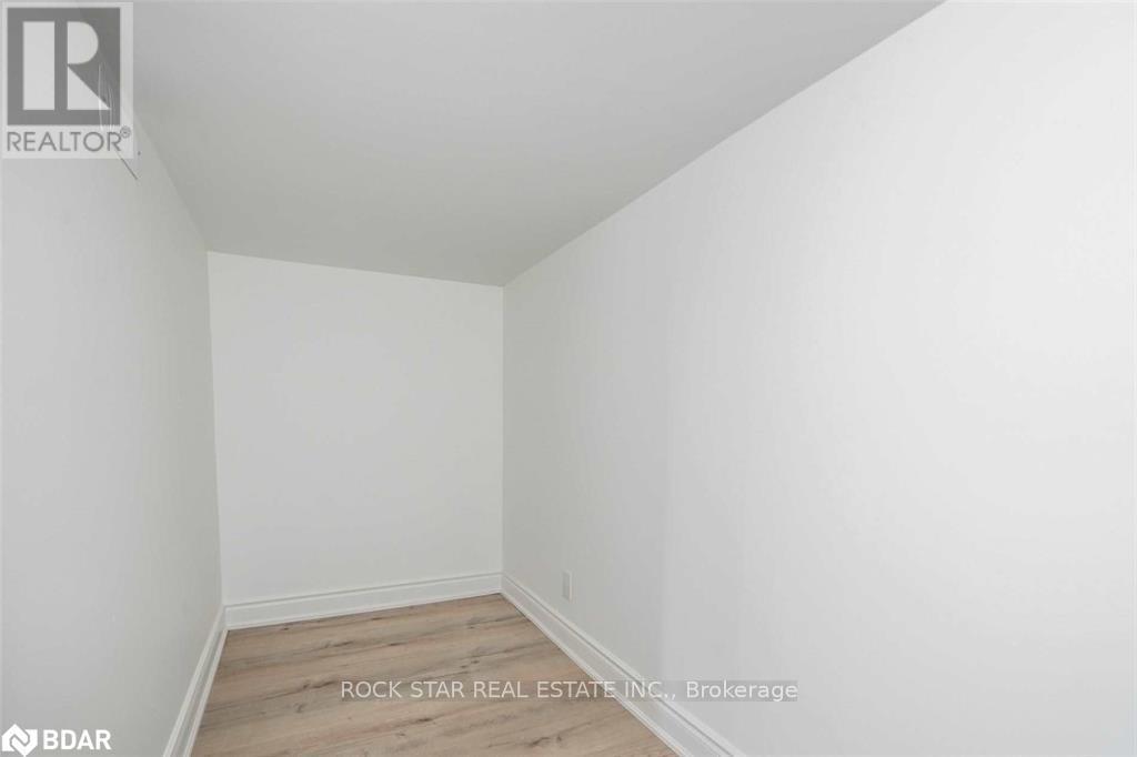 Lower - 1 Edward Street, Hamilton, Ontario  L8L 2V2 - Photo 9 - X12596126