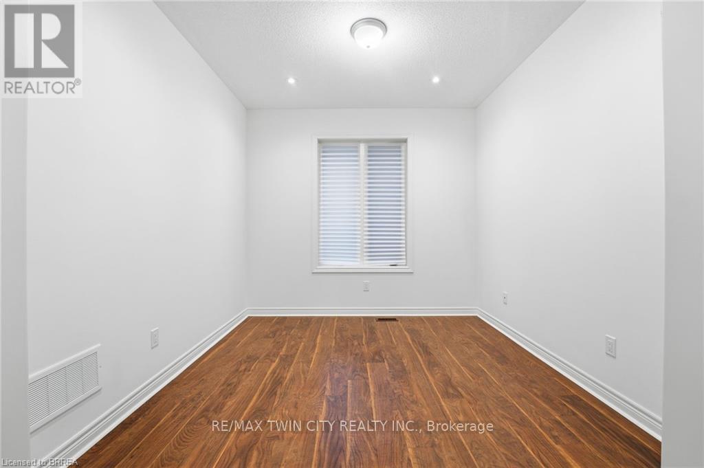 106 Barlow Place, Brant, Ontario  N3L 0G8 - Photo 11 - X12596168