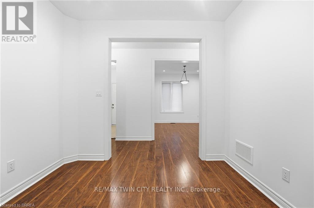 106 Barlow Place, Brant, Ontario  N3L 0G8 - Photo 12 - X12596168