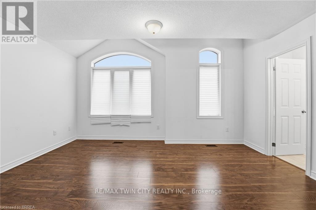 106 Barlow Place, Brant, Ontario  N3L 0G8 - Photo 15 - X12596168