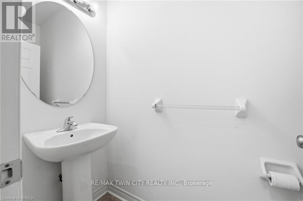 106 Barlow Place, Brant, Ontario  N3L 0G8 - Photo 16 - X12596168