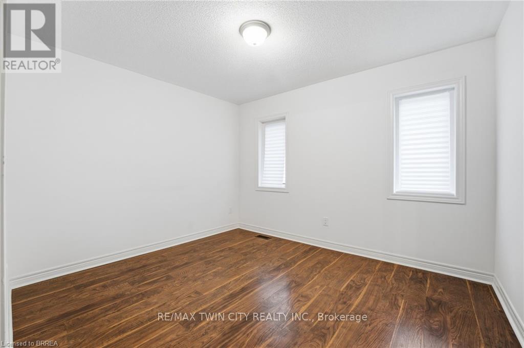 106 Barlow Place, Brant, Ontario  N3L 0G8 - Photo 21 - X12596168