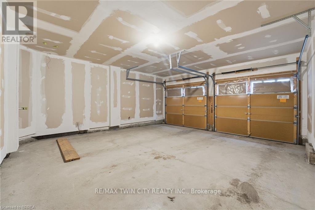 106 Barlow Place, Brant, Ontario  N3L 0G8 - Photo 36 - X12596168