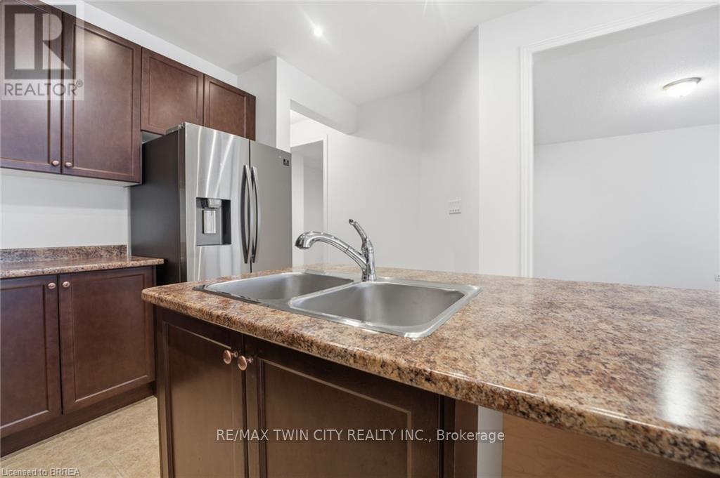 106 Barlow Place, Brant, Ontario  N3L 0G8 - Photo 8 - X12596168