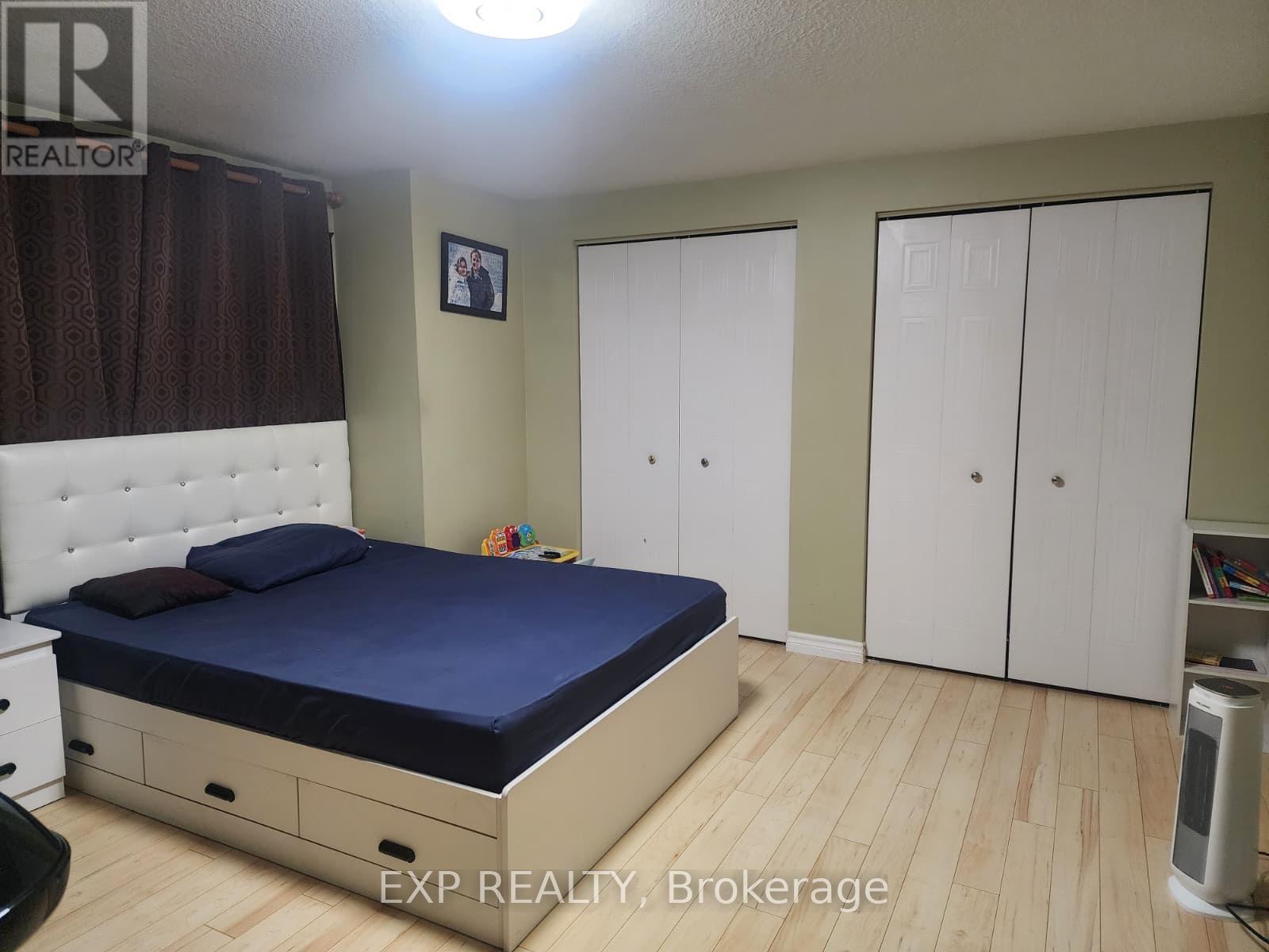 301 Rossmore Court, London South, Ontario  N6C 6B8 - Photo 4 - X12570576