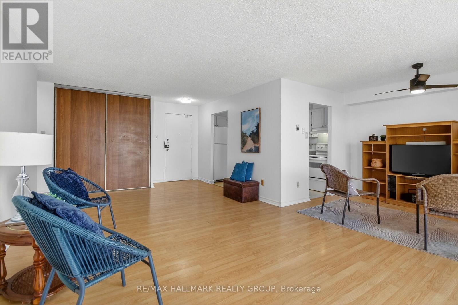 1001 - 665 Bathgate Drive, Ottawa, Ontario  K1K 3Y4 - Photo 11 - X12596232