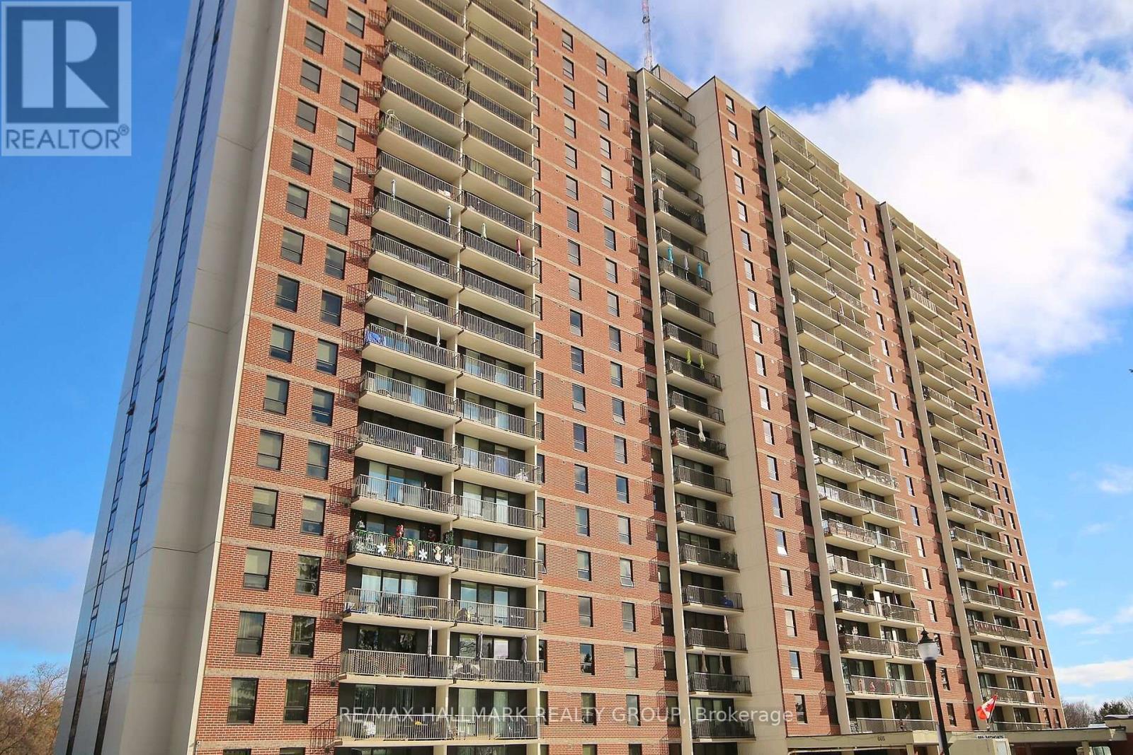 1001 - 665 Bathgate Drive, Ottawa, Ontario  K1K 3Y4 - Photo 3 - X12596232