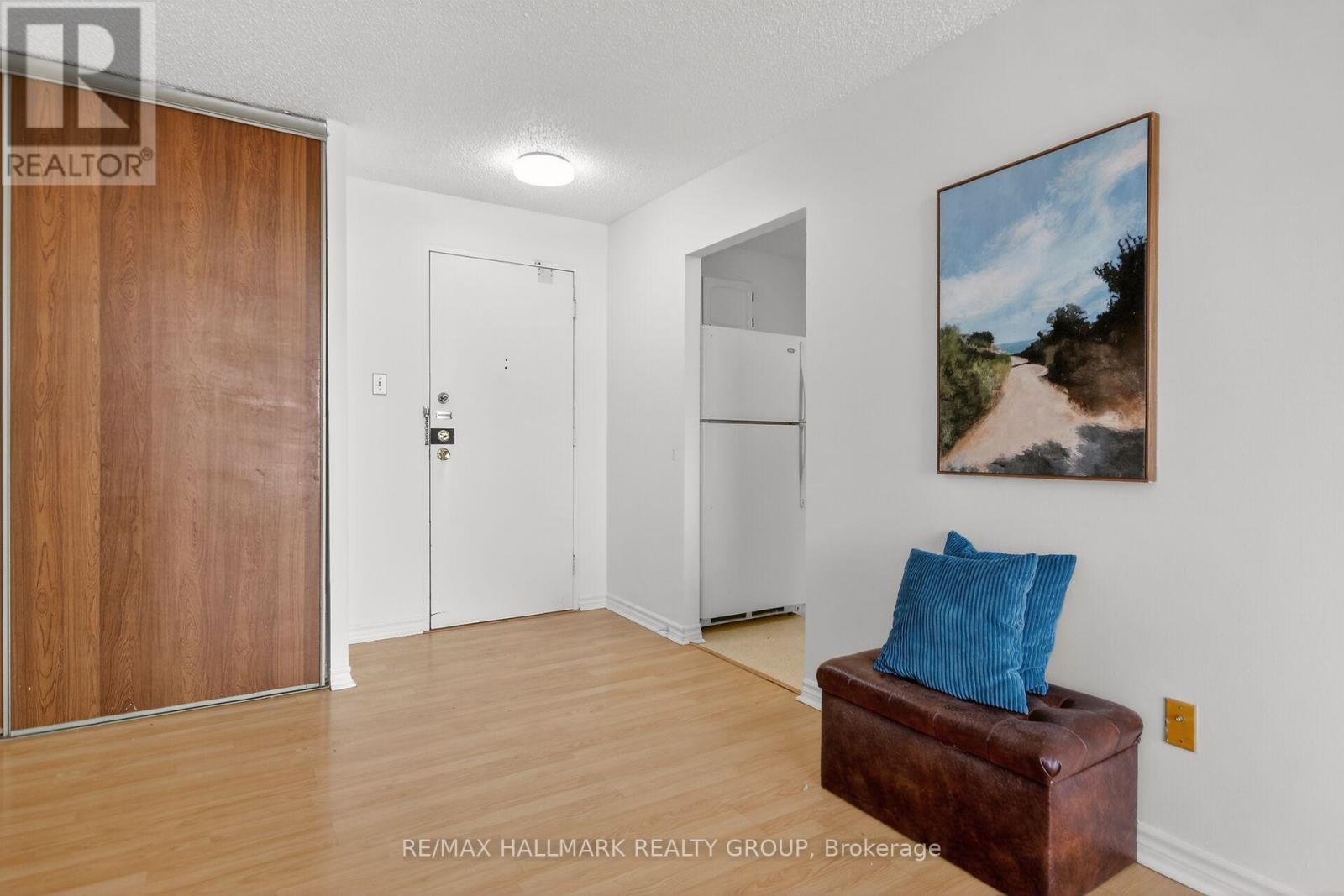 1001 - 665 Bathgate Drive, Ottawa, Ontario  K1K 3Y4 - Photo 8 - X12596232