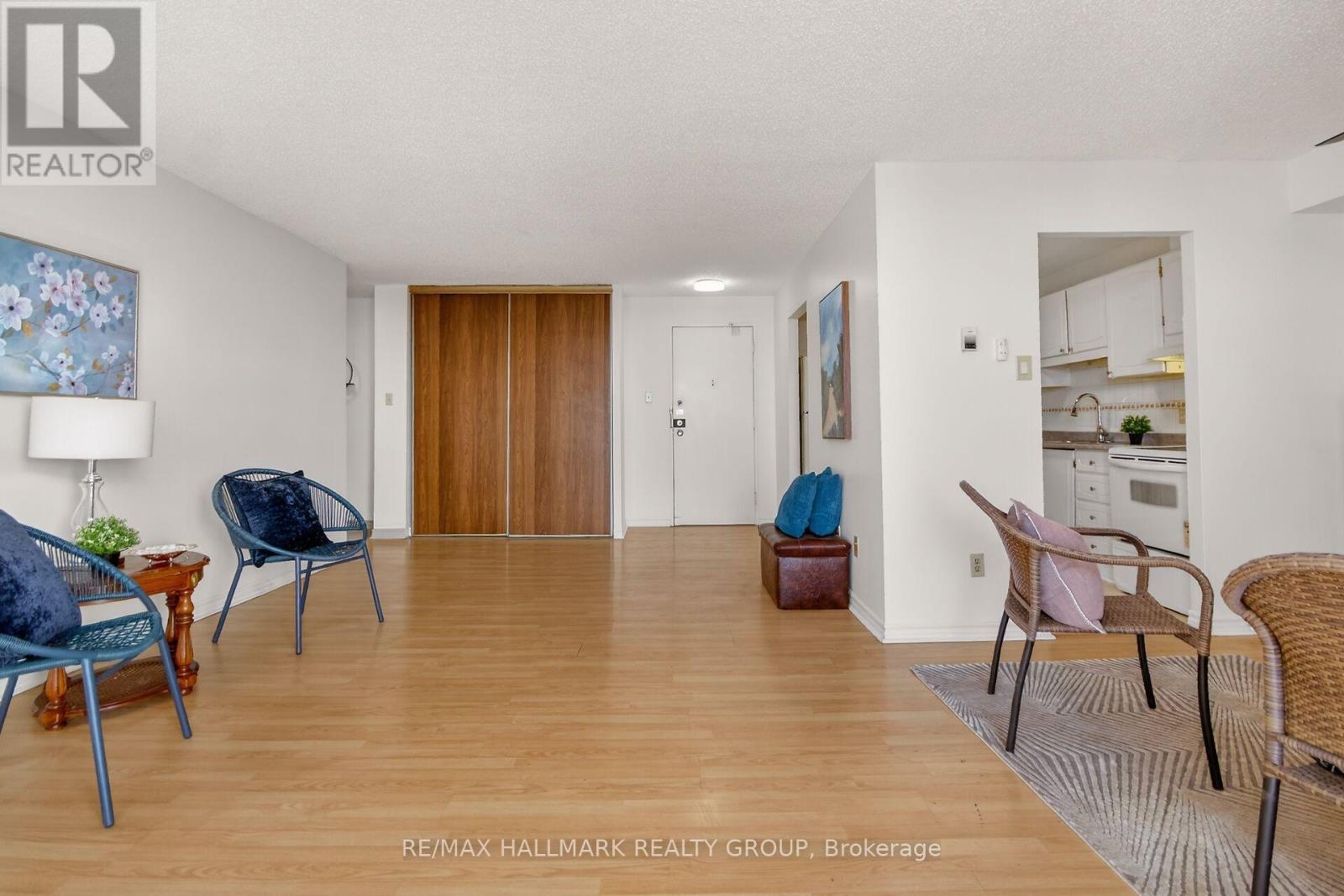 1001 - 665 Bathgate Drive, Ottawa, Ontario  K1K 3Y4 - Photo 9 - X12596232