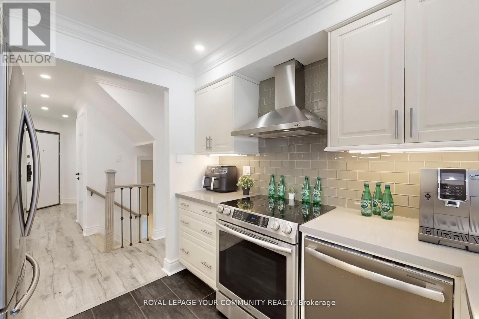 1 Mendys Forest, Aurora, Ontario  L4G 5A4 - Photo 13 - N12594028