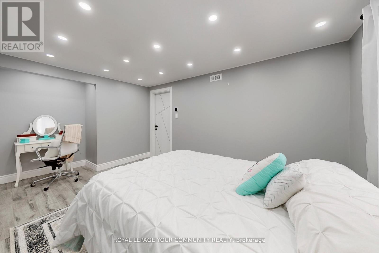 1 Mendys Forest, Aurora, Ontario  L4G 5A4 - Photo 32 - N12594028