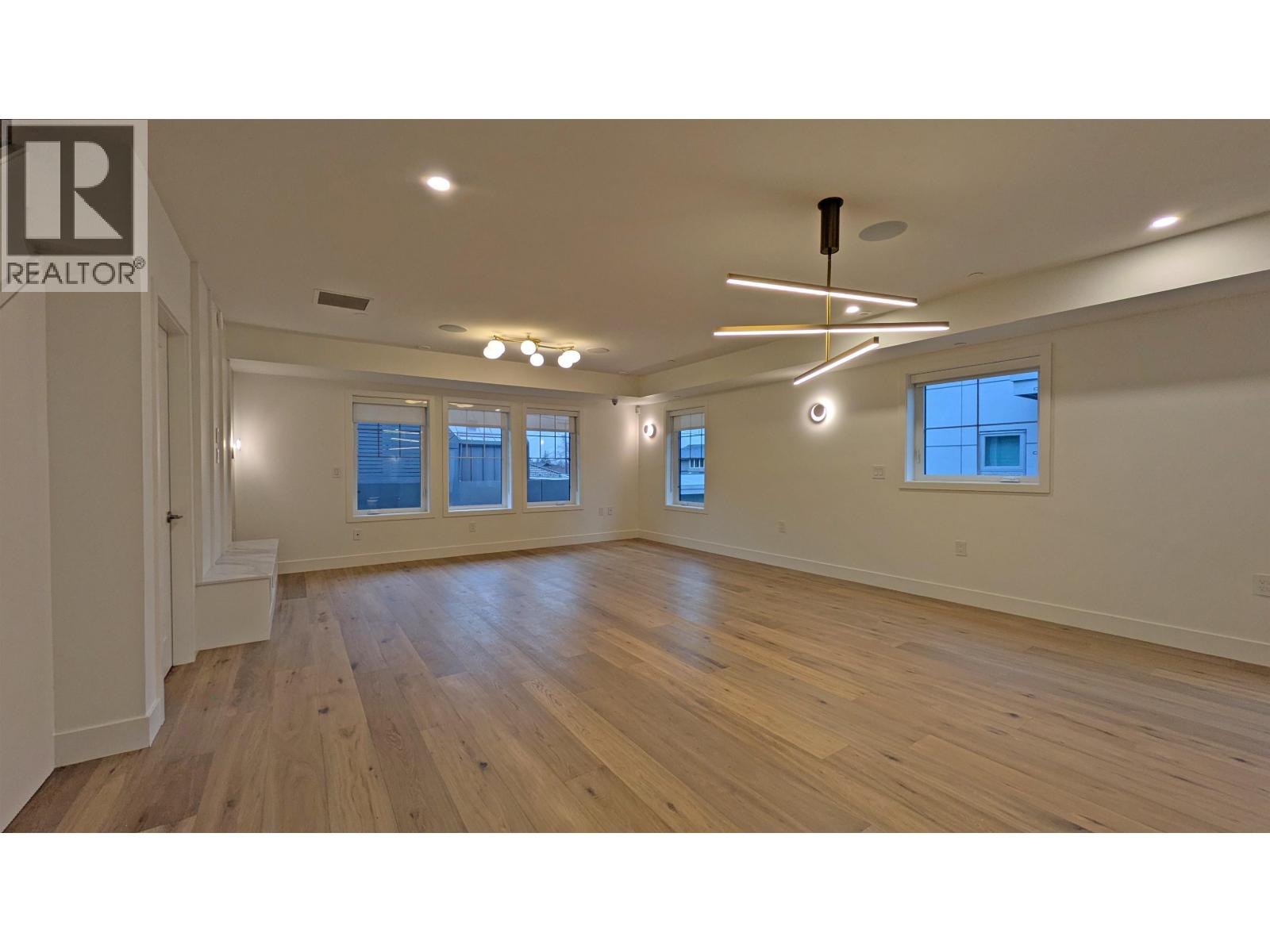 1139 W 33rd Avenue, Vancouver, British Columbia  V6M 1A3 - Photo 3 - R3071714