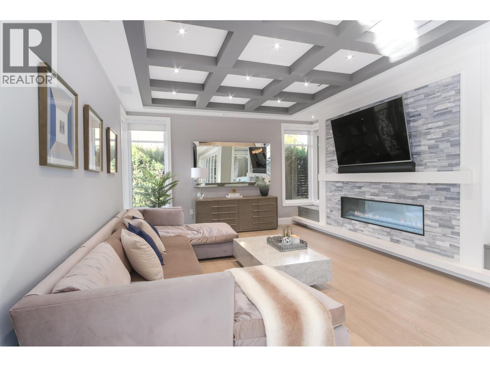 4090 Sunnycrest Drive, North Vancouver, British Columbia  V7R 3E5 - Photo 6 - R3071721