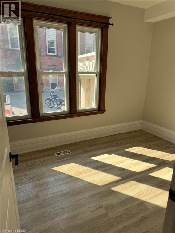 266 Dalhousie Street, Brantford, Ontario  N3S 3V2 - Photo 6 - 40790862