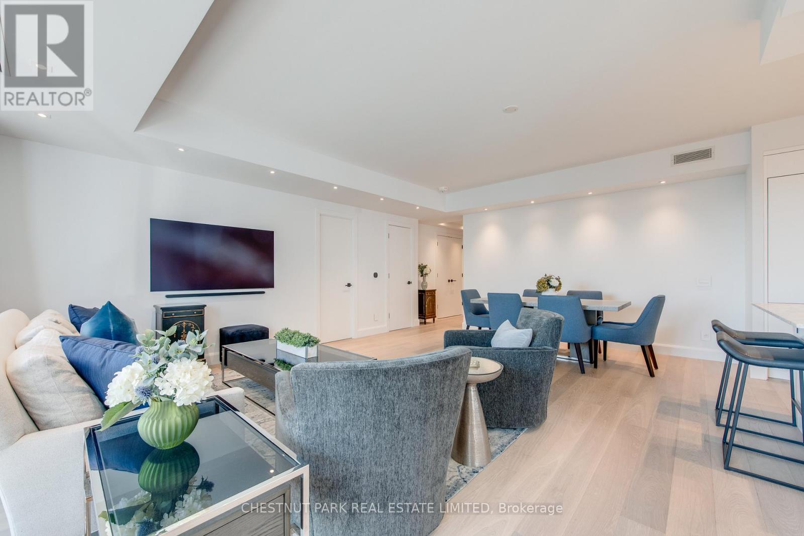 2703 - 200 Cumberland Street, Toronto, Ontario  M5R 0B7 - Photo 8 - C12517100