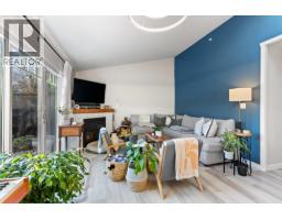 32 1821 WILLOW CRESCENT